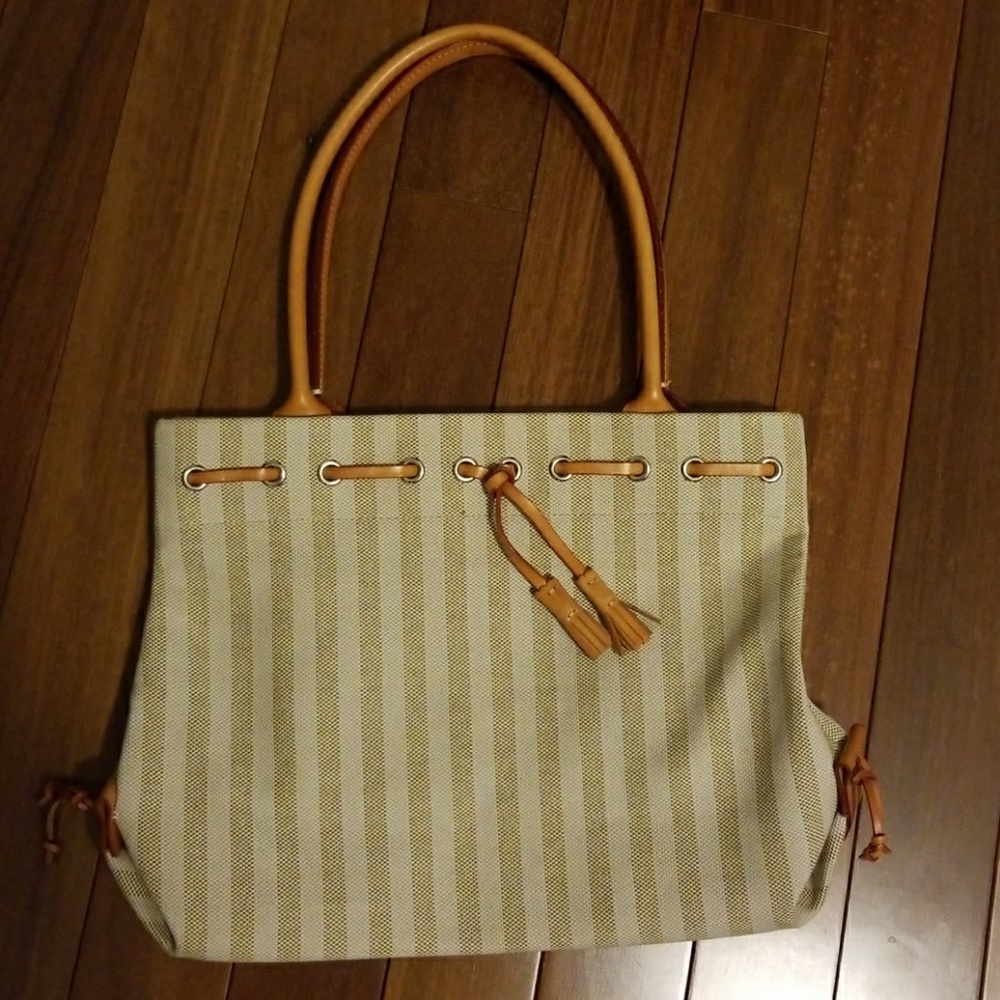 Like-new Dooney and Bourke bag! Used 1x.
